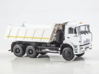 Масштабная модель 1:43 Трехосный полноприводный самосвал 6х6 КАМАЗ-6522, ранний, белый, Автоистория (АИСТ)