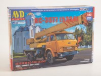 Сборная модель 1:43 Советский автокран КС-3577 на двухосном шасси 4х2 МАЗ-5334 (AVD Models)