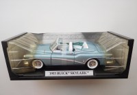 Масштабная модель 1:18 Американский двухдверный кабриолет Buick Skylark,  образца 1953 года (MotorMax)
