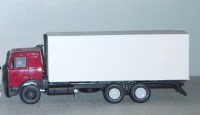 Сборная модель 1:43 Изотермический фургон, длина 7,8 м, высота 2,5 м для грузовых автомобилей 6х4 МАЗ-6303, -6310, -6312, прицепа МАЗ-83781 от SSM, AVD, АИСТ (Клен)
