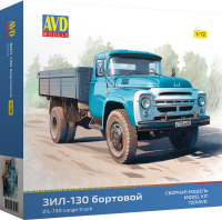 Сборная модель 1:72 Бортовой автомобиль 4х2 ЗиЛ-130, ранняя облицовка радиатора (AVD Models)