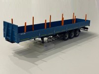 Сборная модель 1:43 Трехосный бортовой полуприцеп Нефтекамский-93341-24-07 с кониками и усиленной передней стенкой (Клен)