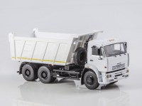 Масштабная модель 1:43 Трехосный дорожный самосвал 6х4 КамАЗ-6520, белый, Start Scale Models (SSM)