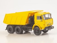  Масштабная модель 1:43 Трехосный дорожный самосвал 6х4 КАМАЗ-6520, ранний, желтый, Start Scale Models (SSM)